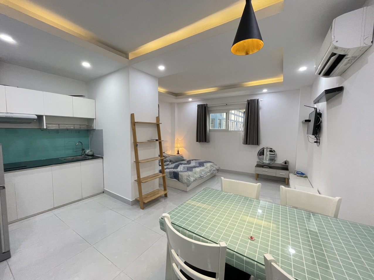 Studio cửa sổ rộng 35 m2